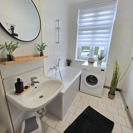 5 Personen, Naehe Bahnhof, Wlan,balkon *