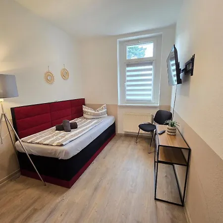 5 Personen, Naehe Bahnhof, Wlan,balkon Apartmán