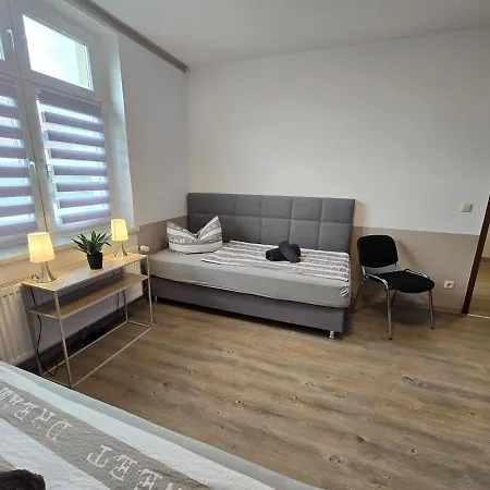 5 Personen, Naehe Bahnhof, Wlan,balkon