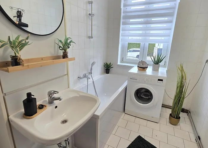 5 Personen, Nähe Bahnhof, Wlan,balkon *