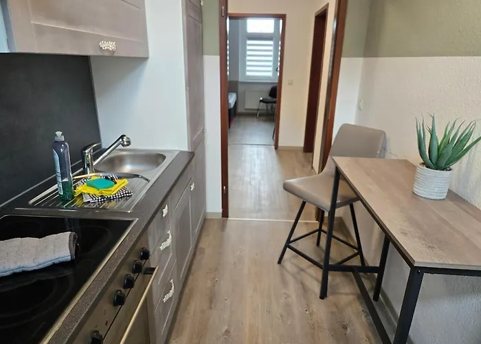 5 Personen, Nähe Bahnhof, Wlan,balkon Apartment