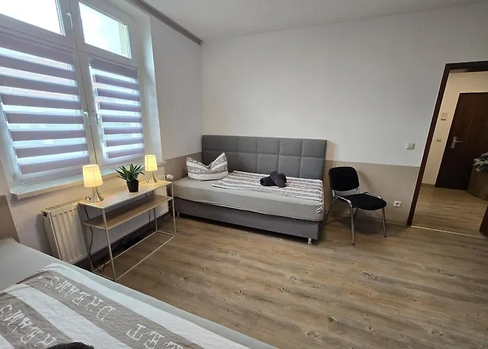 5 Personen, Nähe Bahnhof, Wlan,balkon