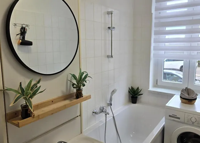 5 Personen, Nähe Bahnhof, Wlan,balkon Apartment Halberstadt